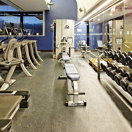 Holiday Inn Santo Domingo By Ihg Faciliteter billede The gym at the 2012 Olympic Village