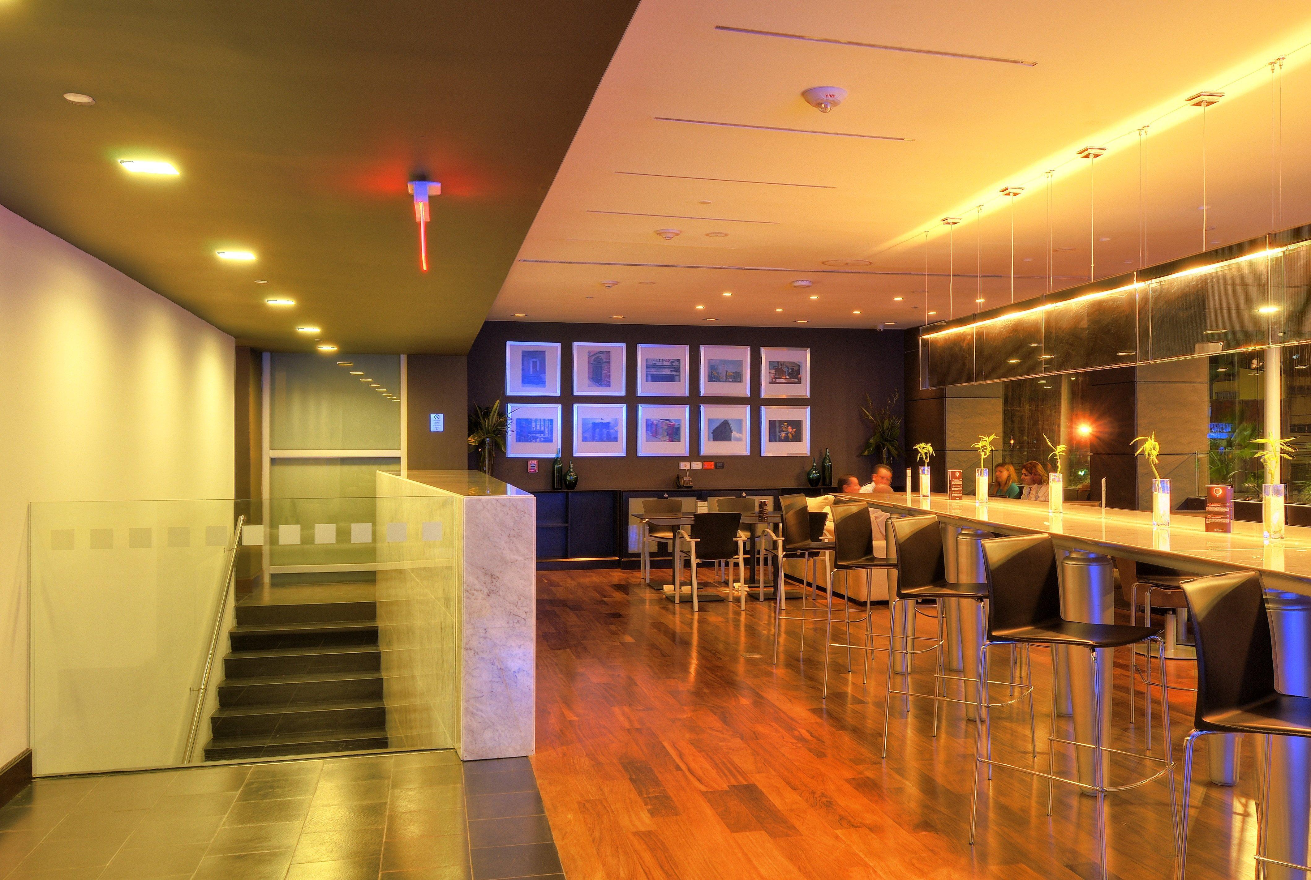 Holiday Inn Santo Domingo By Ihg Eksteriør billede The Star Alliance Gold Lounge at Hong Kong International Airport