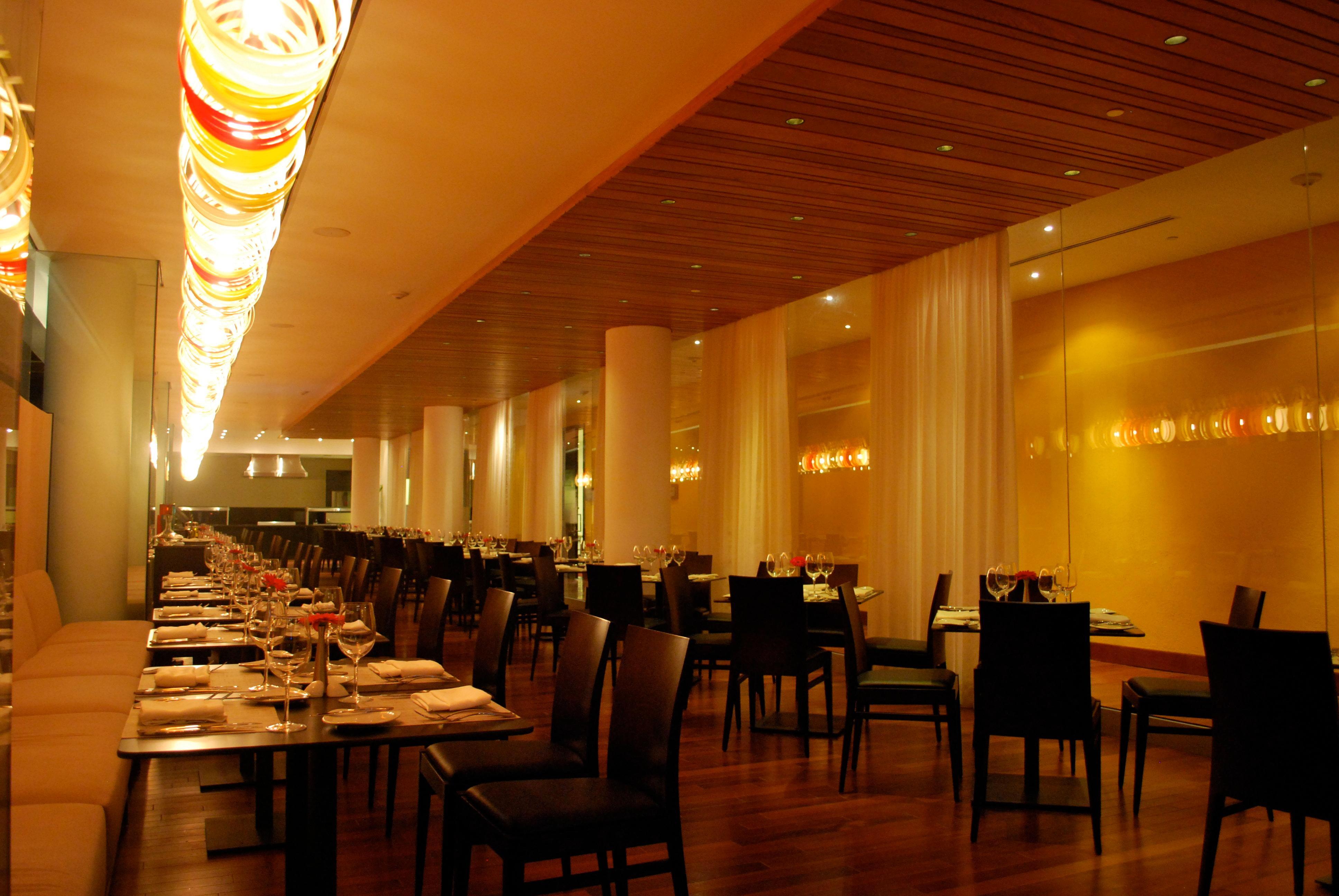 Holiday Inn Santo Domingo By Ihg Eksteriør billede The interior of the restaurant