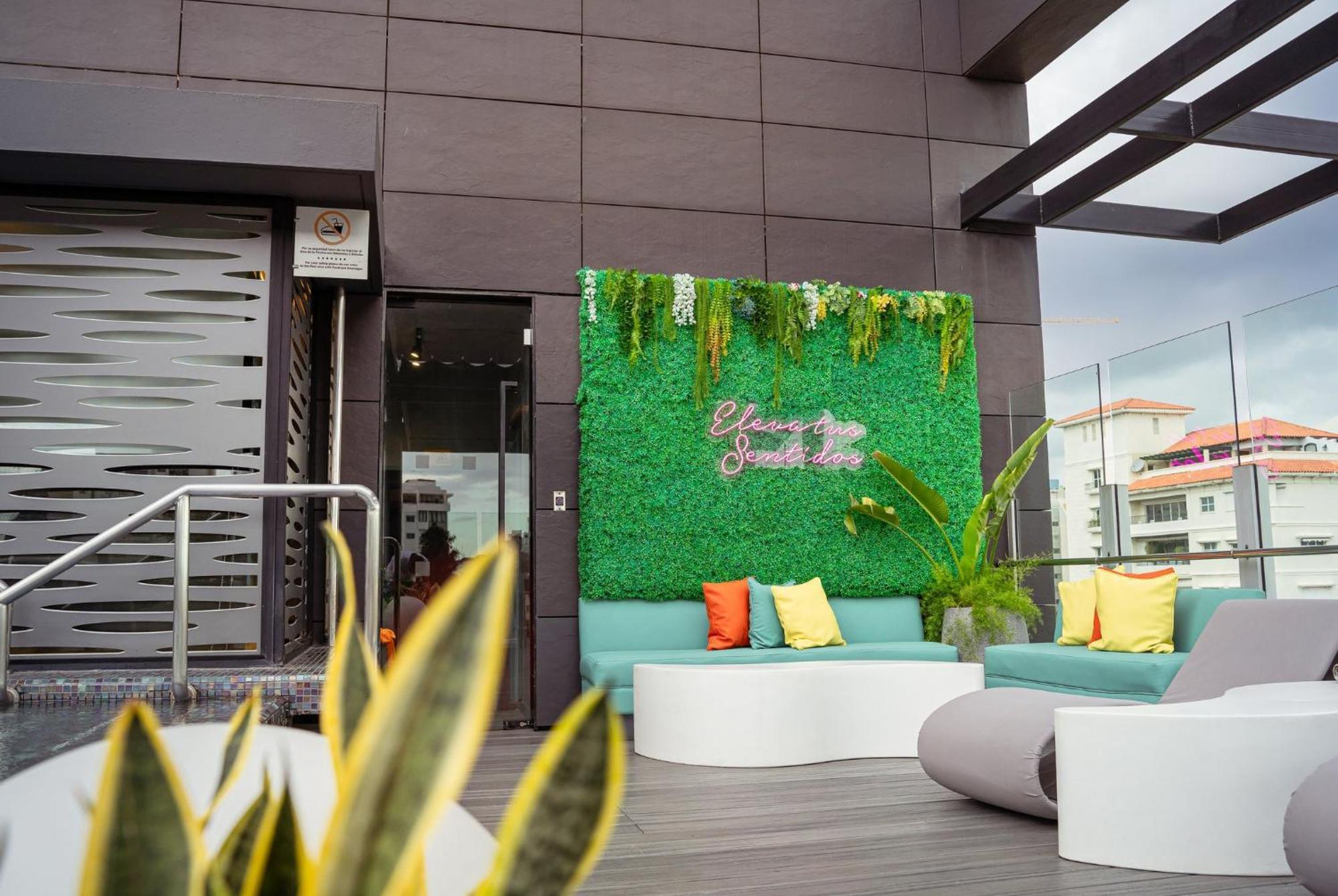 Holiday Inn Santo Domingo By Ihg Eksteriør billede Rooftop of the hotel