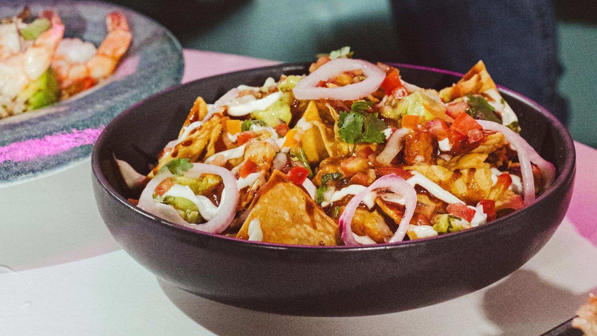 Holiday Inn Santo Domingo By Ihg Eksteriør billede A bowl of falafel salad