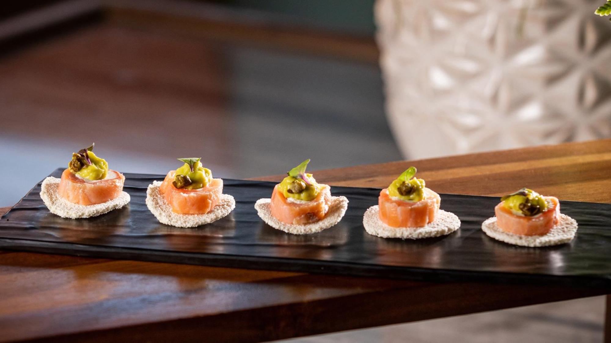 Holiday Inn Santo Domingo By Ihg Eksteriør billede Salmon tartar